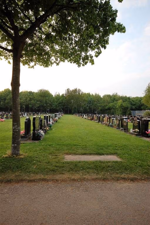 Always Grave Care Headstone cleaning service, placing of flowers and grave care
